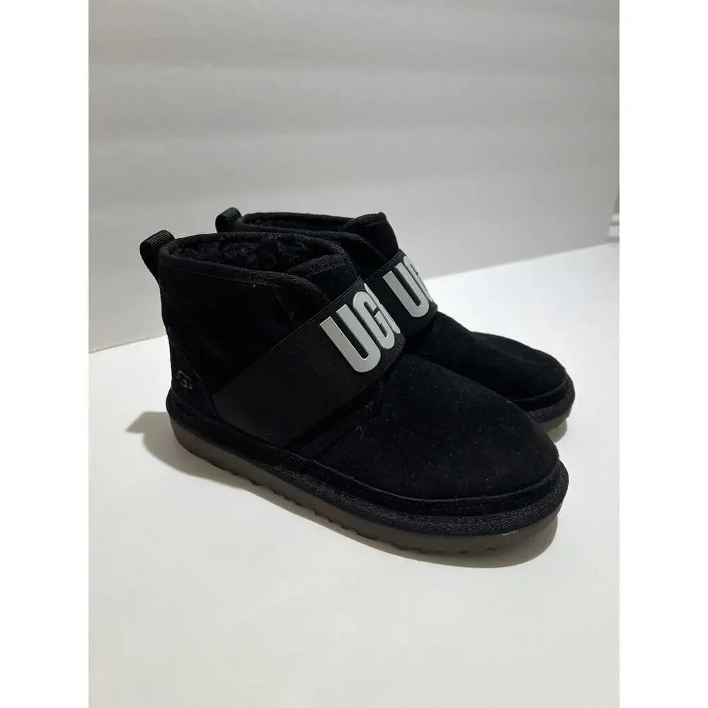 Ugg‎ Classic Neumel II 3 Big Kids Graphic 1110703K Black